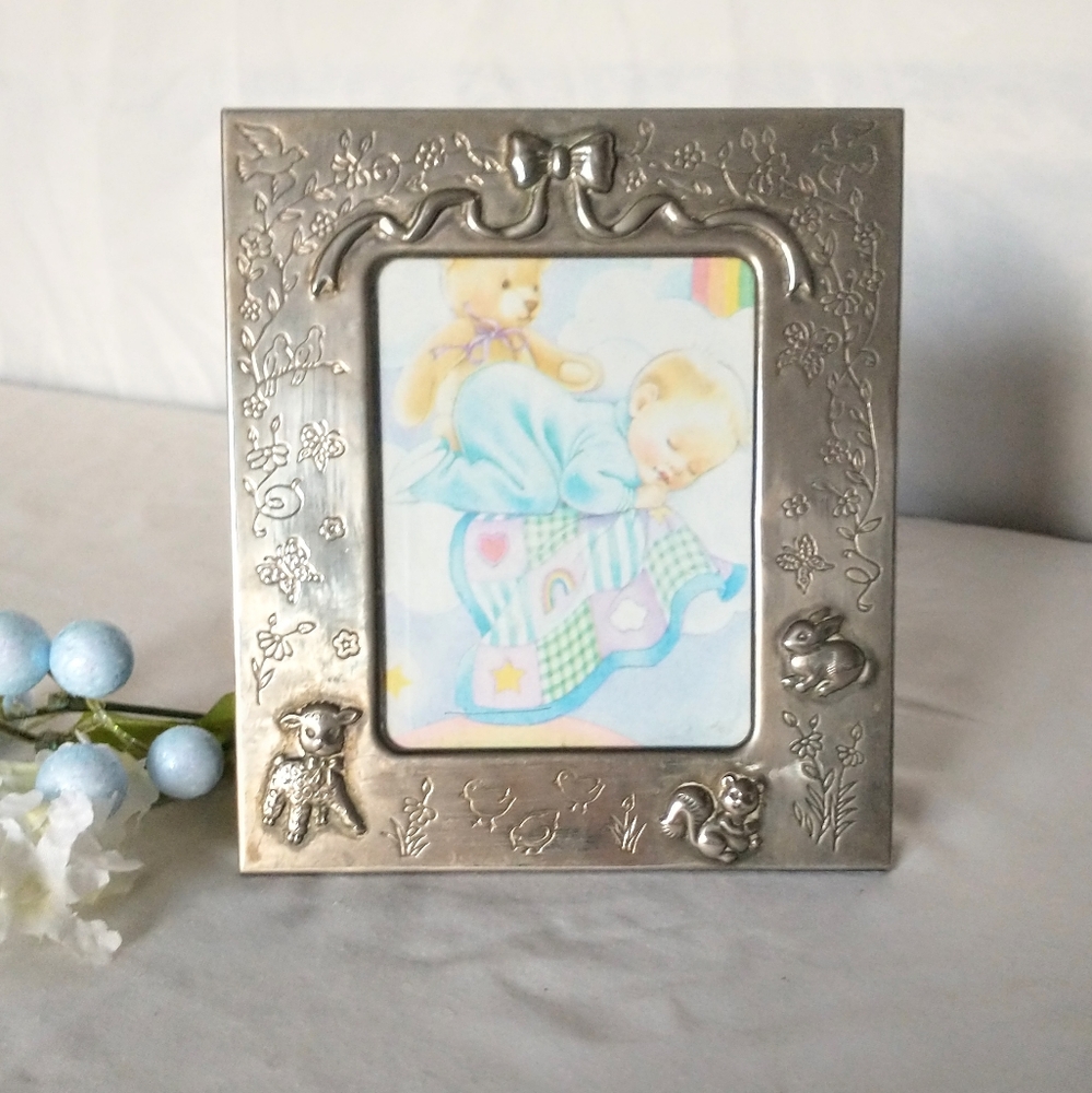 Vintage Silver Baby Theme Frame - Made in Hong Kong - Picture 2 of 9